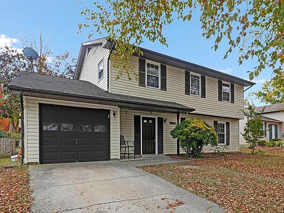 2nd image of 2415 York Ct