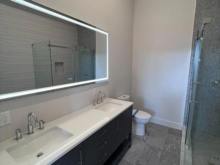 42 Monmouth St #C — Photo 11