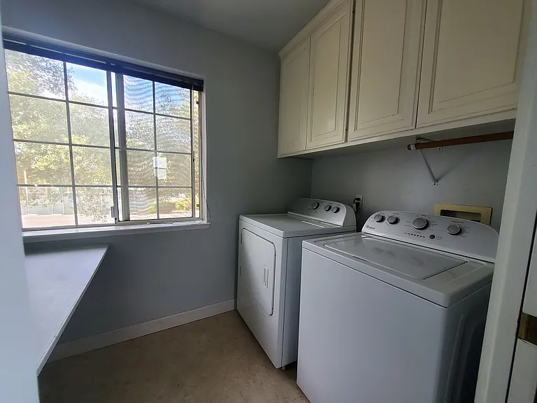 1661 Manzanita Ave — Photo 20