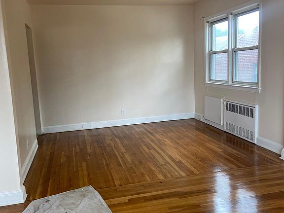 5th image of 150-09 89th St