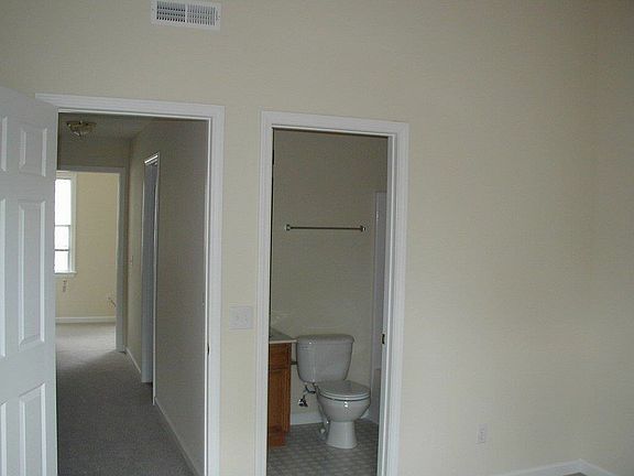 5th image of 141 Courtney Ln