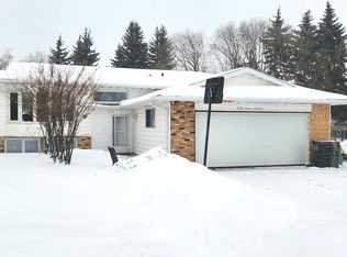 115 Ekota Cres NW, Edmonton, AB T6K 2J6