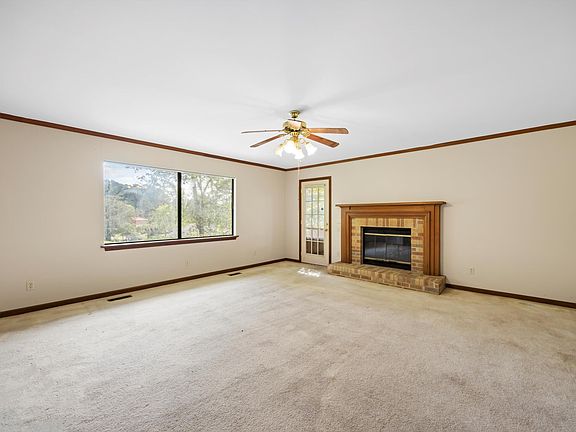5th image of 3538 Claremont Ave