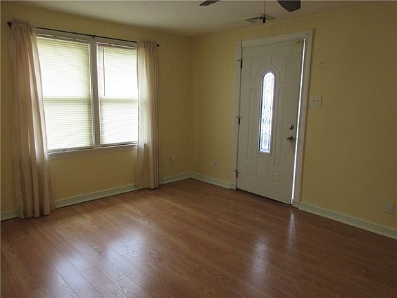 3rd image of 222 Florida Dr