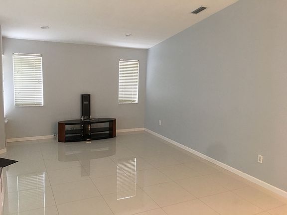3rd image of 16617 SE 98 Th Trr Ct