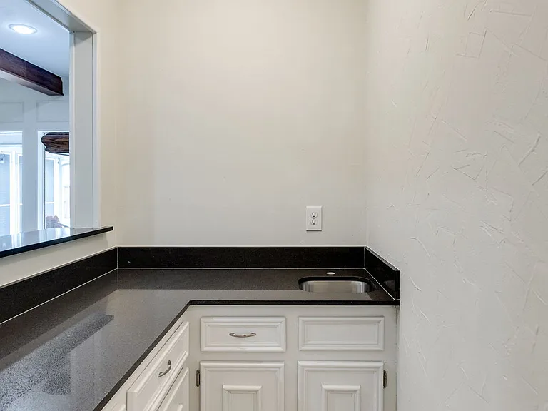 425 Provincetown Ln — Photo 9