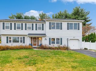 24 Perilli Dr, Hamilton, NJ 08610