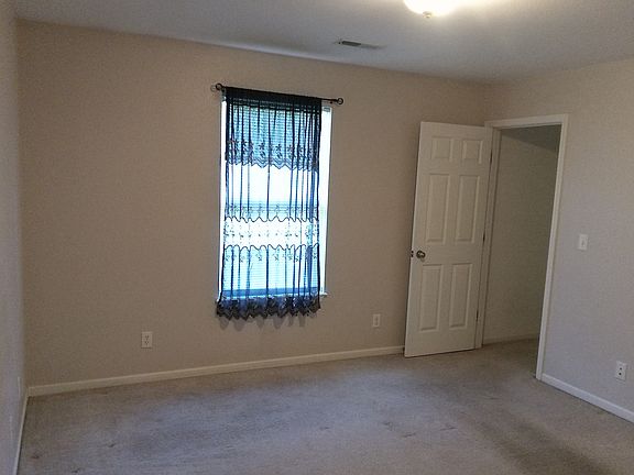 4th image of 24498 Tupelo Ln #B