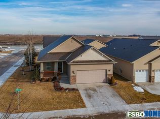13119 Alpine Dr, Urbandale, IA 50323