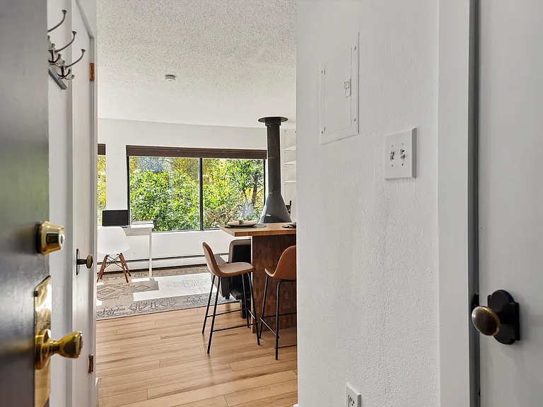 725 E Main St #307 — Photo 11