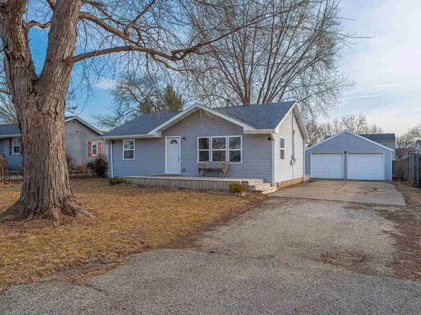 112 Briargate Rd, Washington, IL 61571