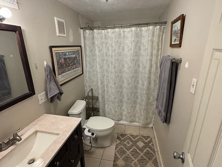 1699 Geneva Dr — Photo 4