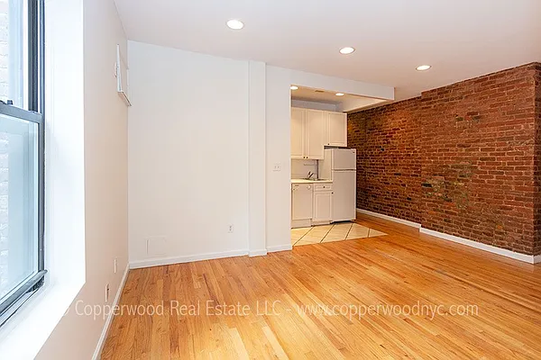 Rented by Copperwood Real Estate | media 14