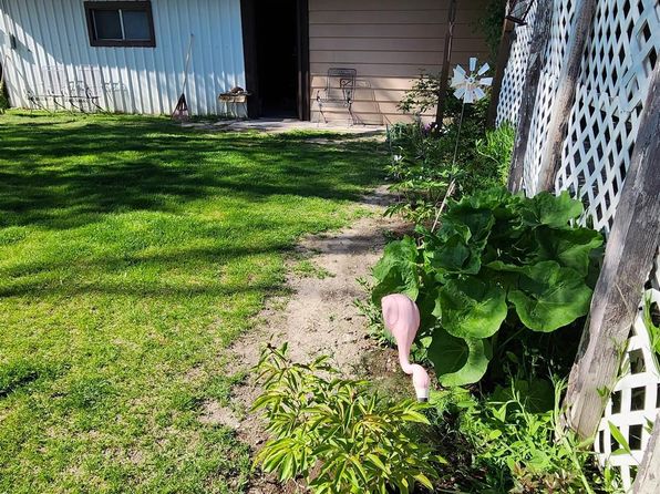 765 15th St, Vale, OR 97918