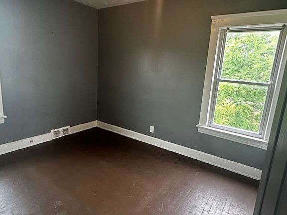 4th image of 11506 Ohlman Ave #2