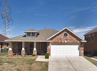 331 Kingfisher Ln, Arlington, TX 76002