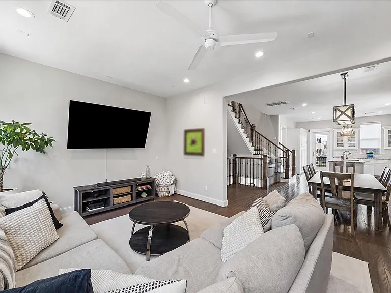2913 Hicks St — Photo 16