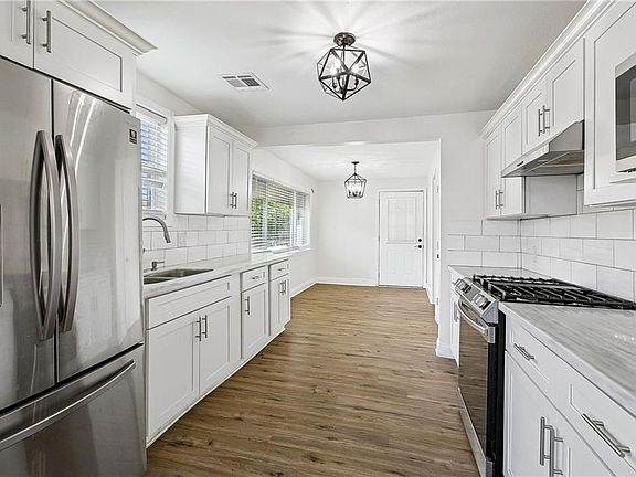 4th image of 9015 Fig St