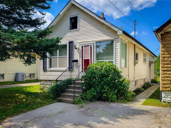 224 E 8th St, Hamilton, ON L9A 3L8