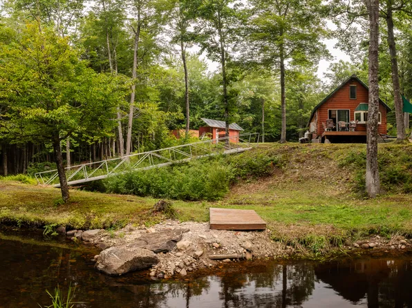 293 River Road, Sumner, ME 04292