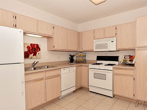 5th image of 891 Central Ave APT 236