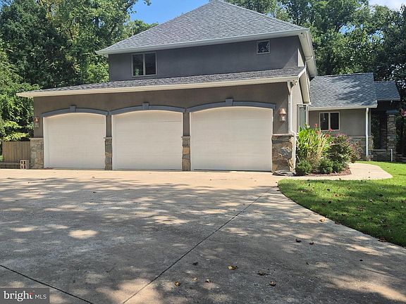 4th image of 1603 Waters Ridge Ct