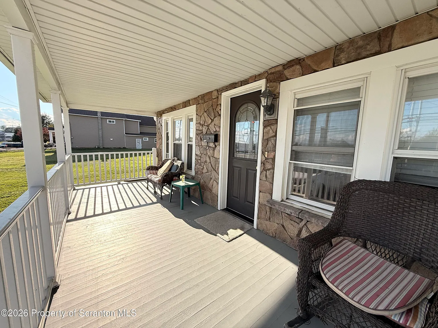 2 bed, 1.0 bath, 851 sqft, $1,300 — Photo 4