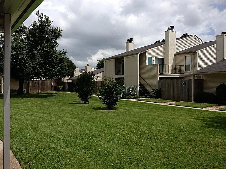 6401 Deihl Rd #202 — Photo 18