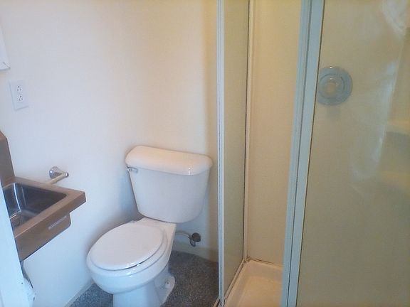 4th image of 112 Sherman St #9