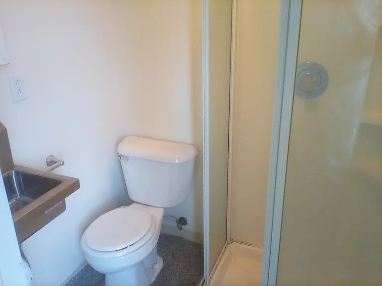 112 Sherman St #9 — Photo 4
