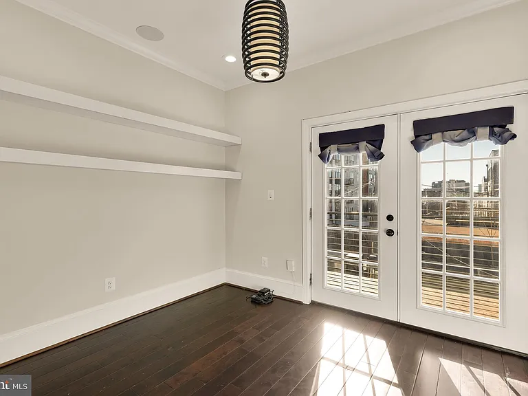 1609 Levis St NE — Photo 28