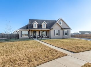 100 Kens Ct, Pilot Point, TX 76258