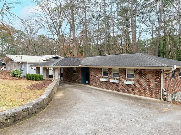 4th image of 2237 Capehart Cir NE
