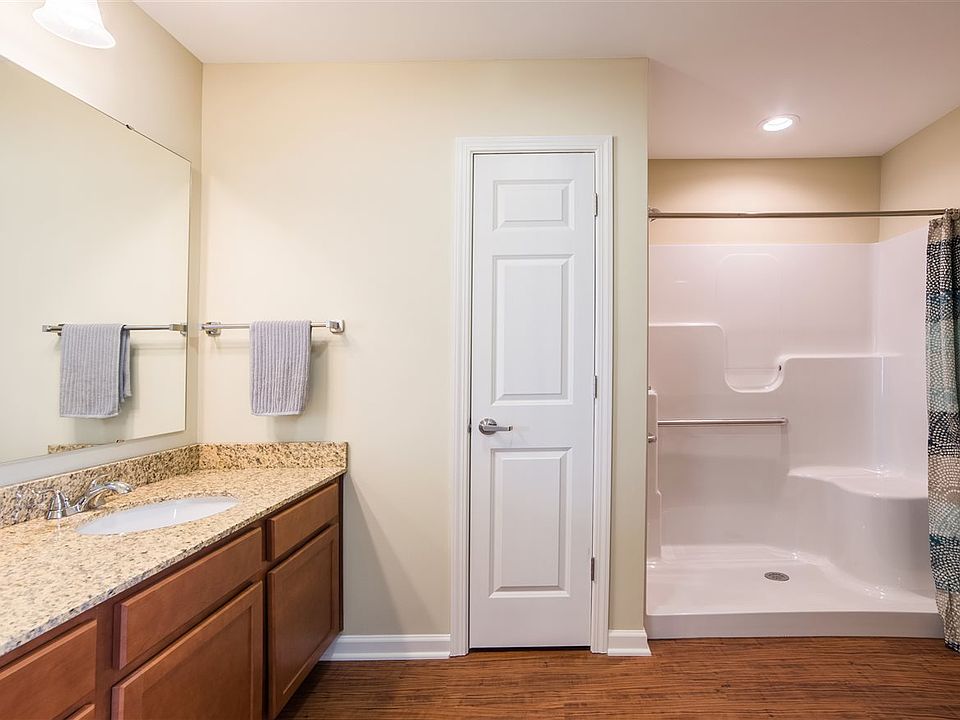 2nd image of 816 S Carefree Ln