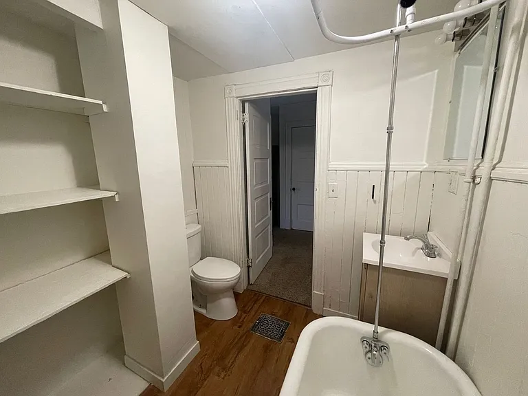 1901 E Superior St — Photo 12