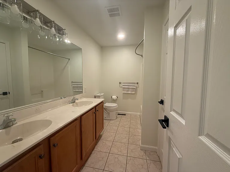 1319 Mohr Cir — Photo 22