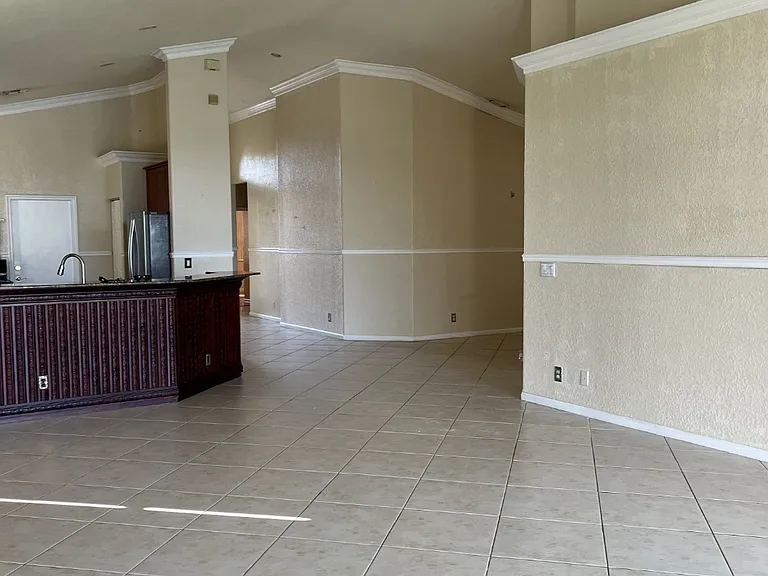 642 NW Stanford Ln — Photo 21