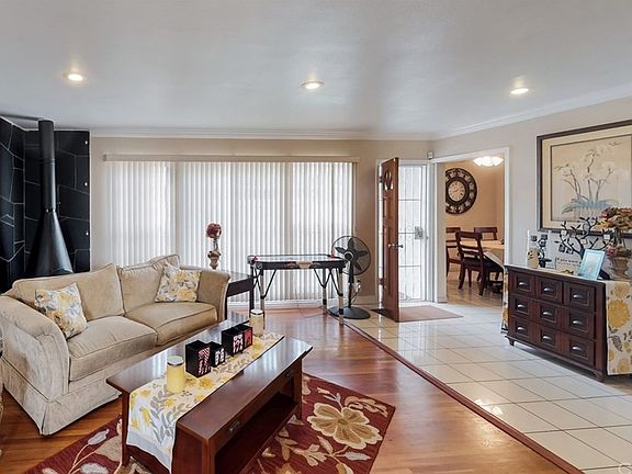 3rd image of 11555 Davenrich St