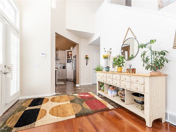 2nd image of 15 Orchard Cir