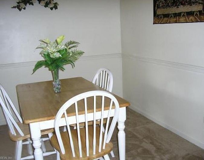 2nd image of 2209 Sedgewick Dr