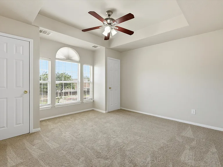 944 Hedgcoxe Rd — Photo 32