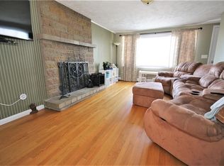 142 Weeks Ave, Woonsocket, RI 02895