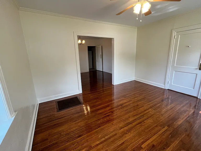 305 N Jefferson St NE #A — Photo 12