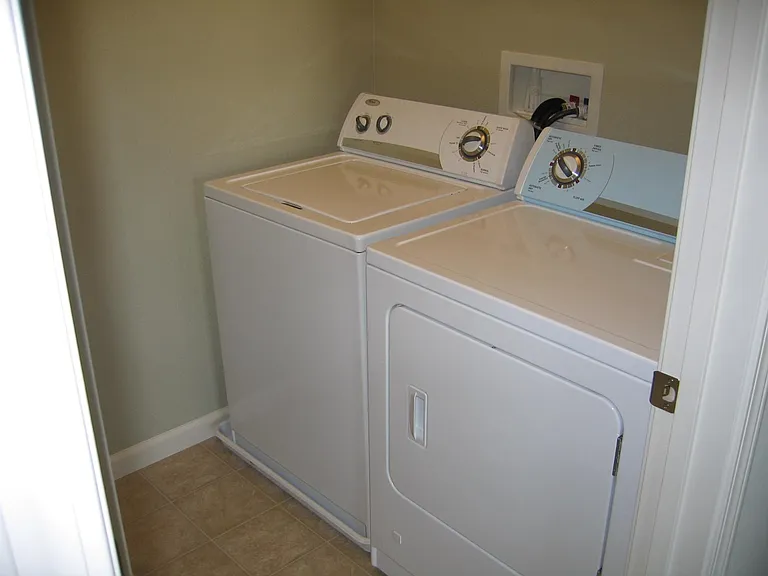 401 Toyon Ln — Photo 10