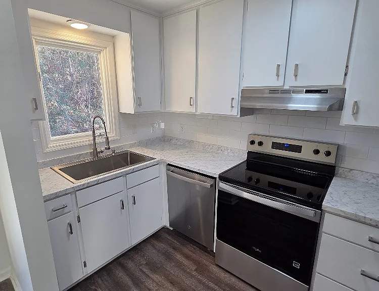 4 Woodrum Pl — Photo 7