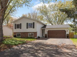 6440 Duck Lake Rd, Eden Prairie, MN 55346