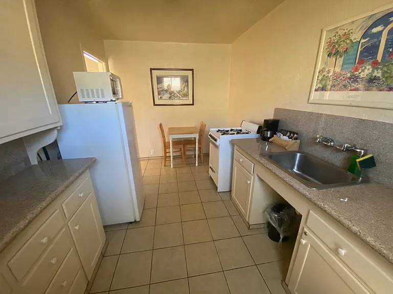 Capitola Venetian Apartments — Photo 5