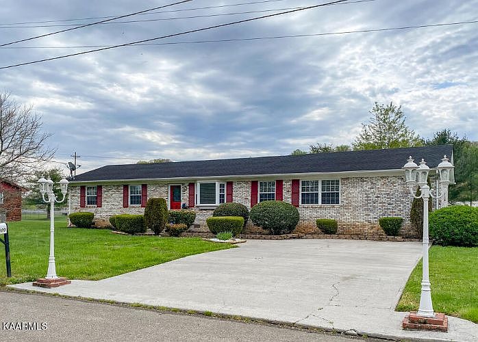 1st image of 5920 Meadowland Dr