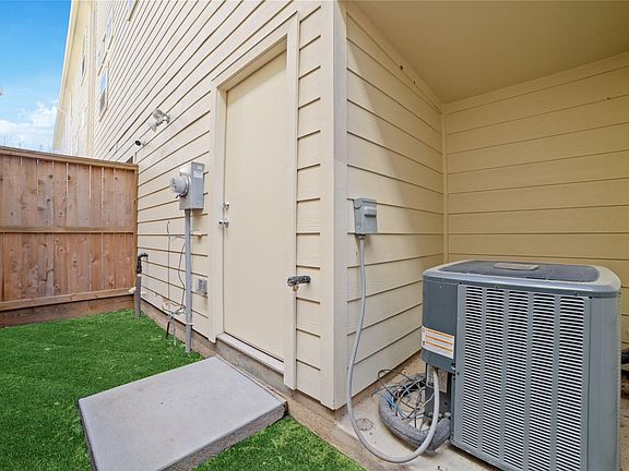 4th image of 8705 Bryam St #1403