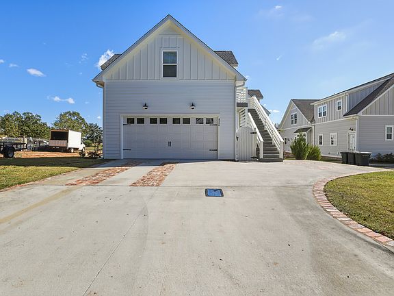 3rd image of 4056 Biltmore Ave
